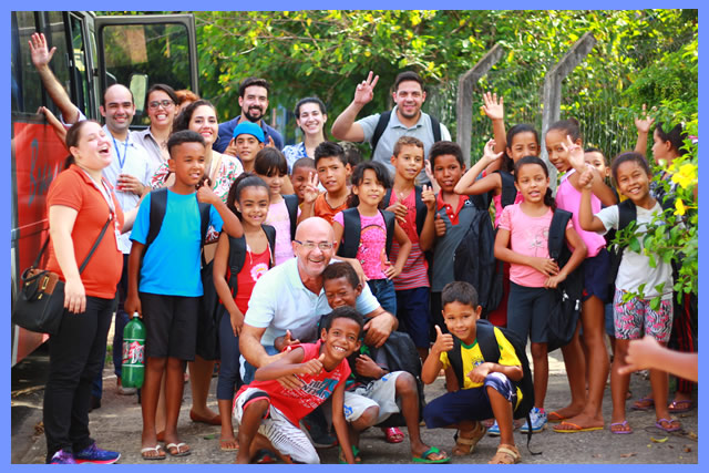 Distribuição de material escolar